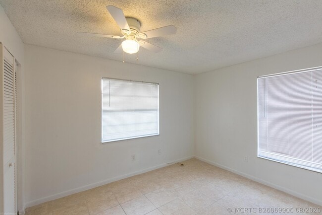 Photo - 1348 Riverside Cir