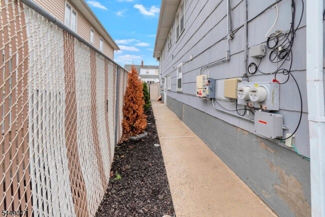 Photo - 173 Paterson Ave