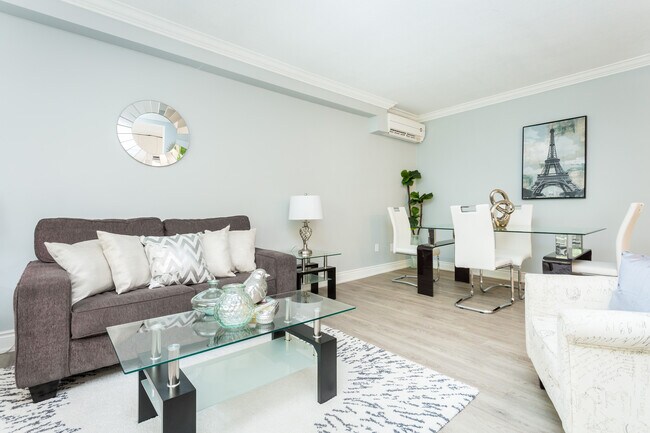 Building Photo - 2200 King St E