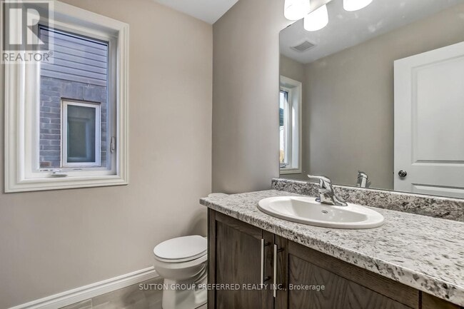 Photo - 345 Kennington Way