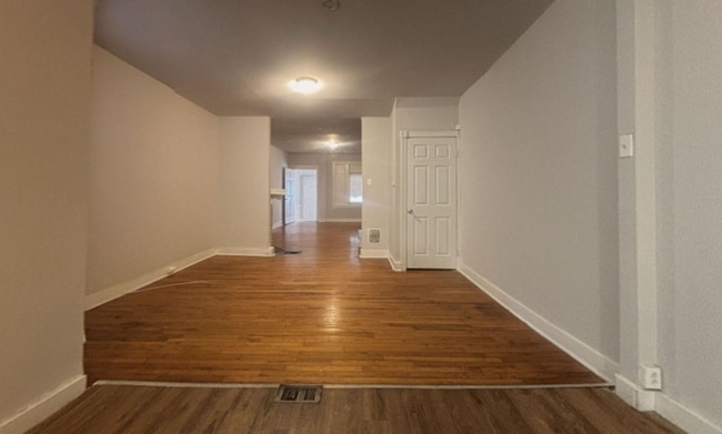 Photo - 5637 Lansdowne Ave