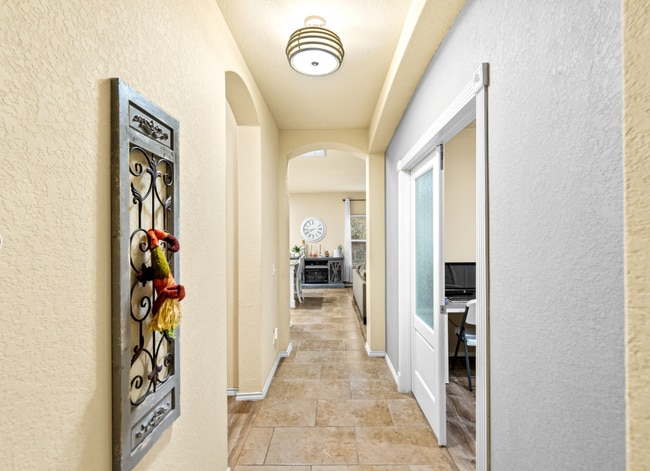 Photo - 503 Fort Pena