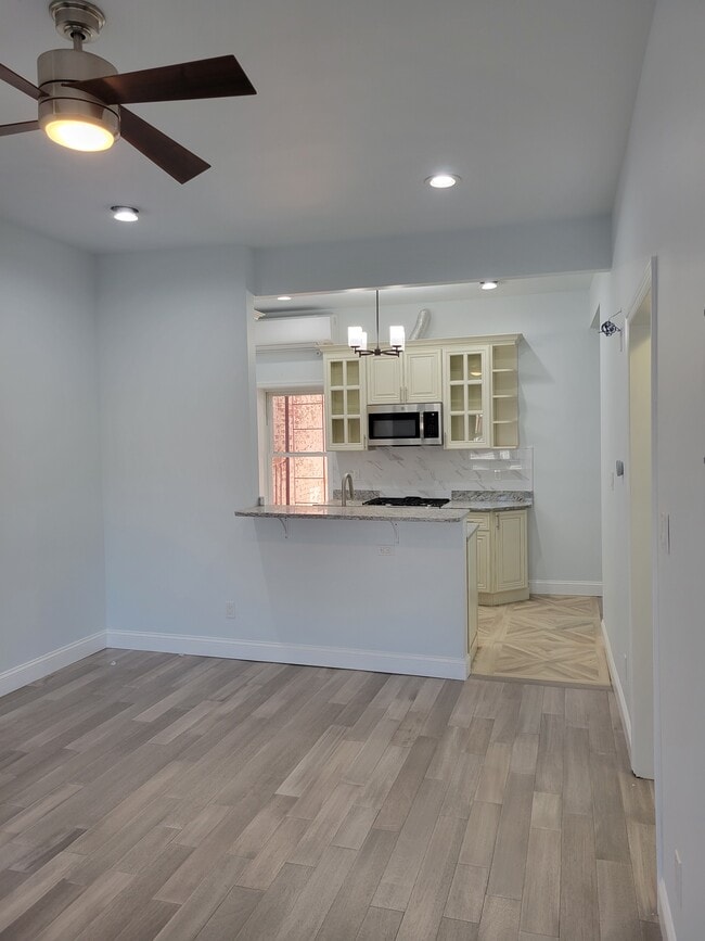 Building Photo - 8538 102nd St Unit 3