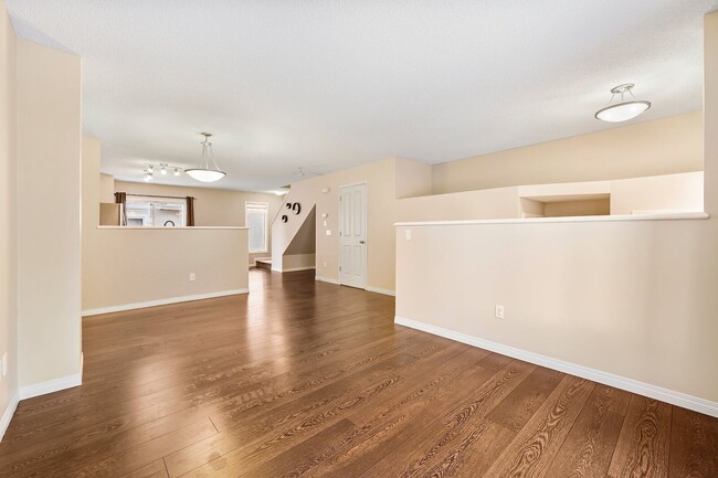 Photo - 1804-1804 70 St SW