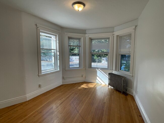 Building Photo - 92 Kirkland St Unit 2