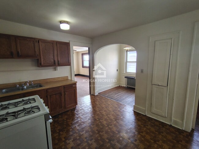 Photo - 330 E 12th St