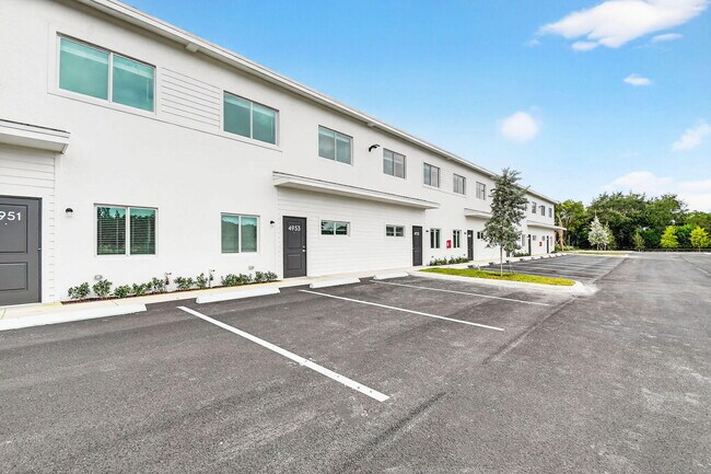 Photo - 4965 Serafica Dr