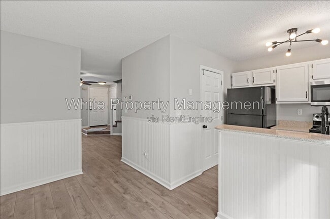 8289 Golf Ridge Dr
