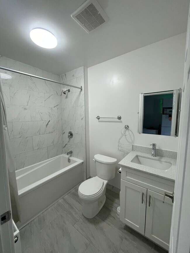 Photo - 630 Cummings Ave Unit 200