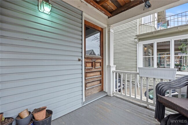 Photo - 411 Breckenridge St