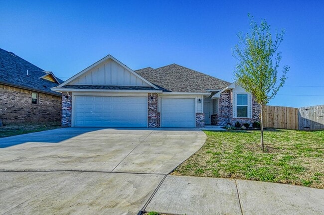 Photo - Beautiful Newer Construction Home in Stone Lake!