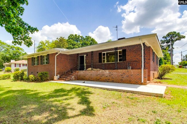 Photo - 120 McRae St