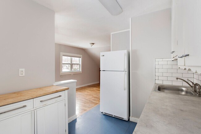 Photo - 703 10th St Unit Upper Level