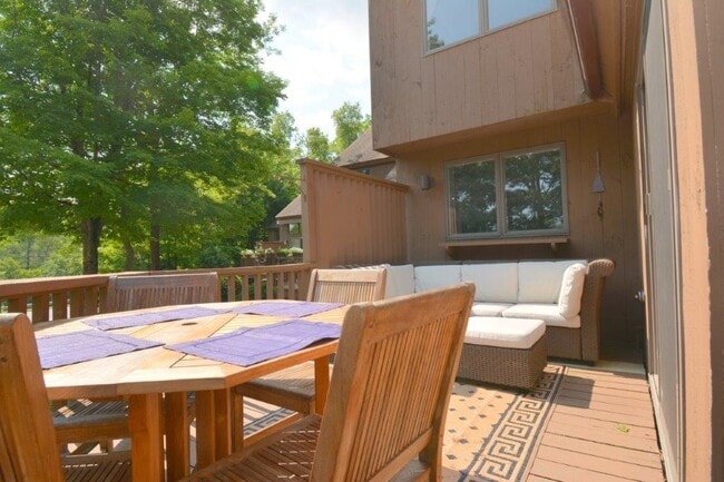 Photo - 3 Lakeview Pl