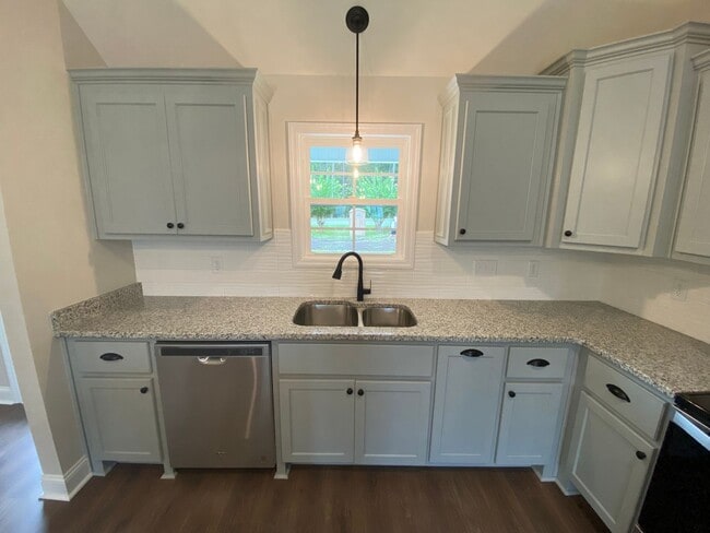 Photo - 4 bedrooms, 2 baths in Hahira/North Lownde...