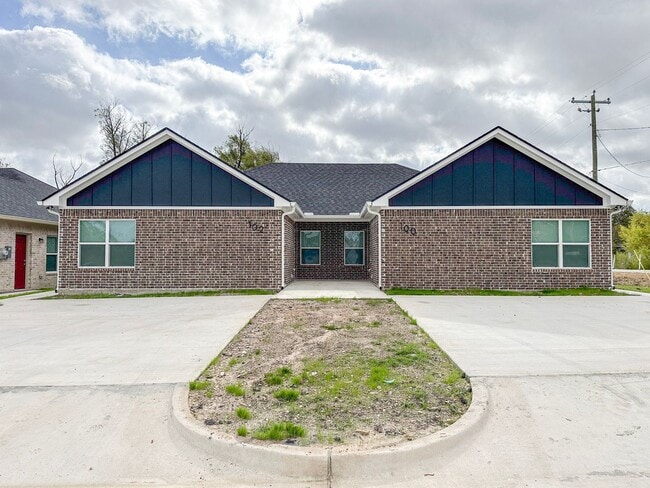 Photo - 106-102 Vitava Dr