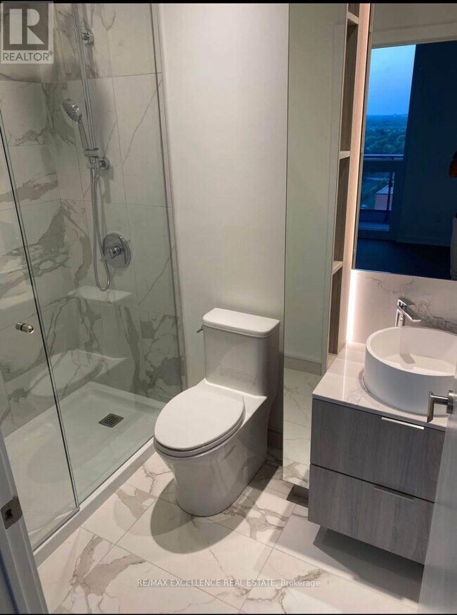 Photo - 28 Ann St Unité 1705