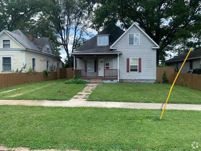 Building Photo - 930 W Poplar St Unit A Rental