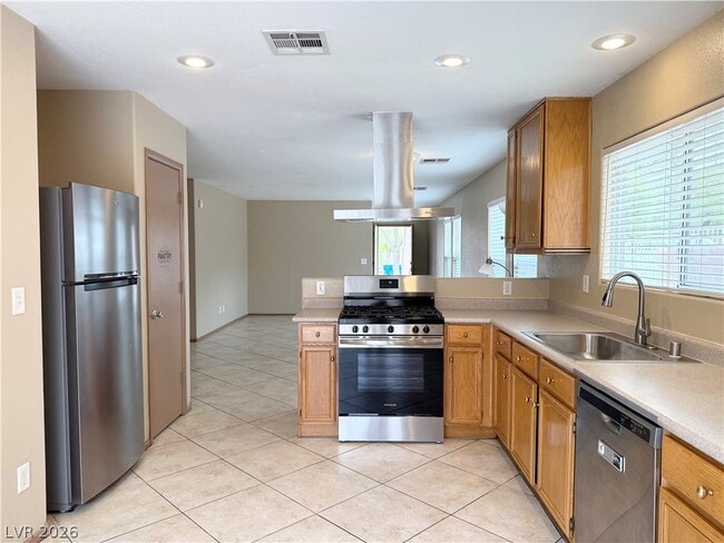 Building Photo - 11260 Sandrone Ave