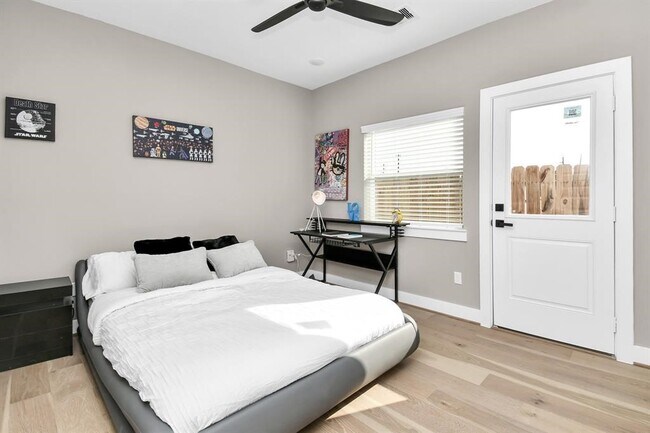 Photo - 316 Thornton Rd