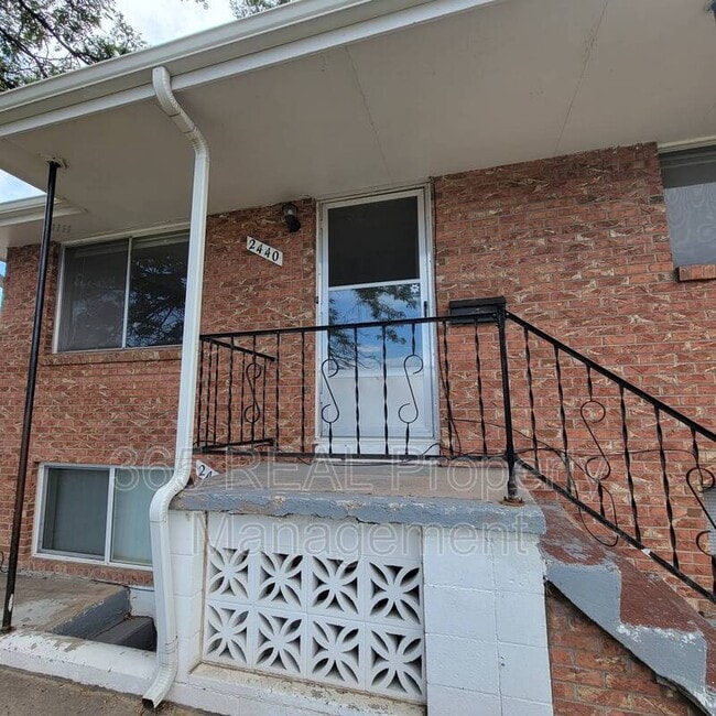 Building Photo - 2440 W 11th St
