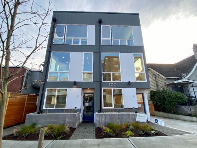 Photo - 107 Aloha St Townhome