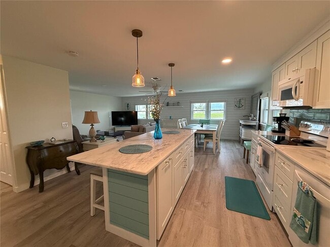 Photo - 637 Los Altos