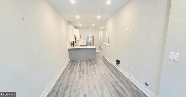 Photo - 5233 Chancellor St