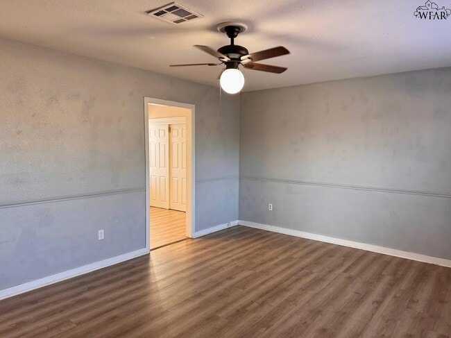 Photo - 2939 Parish St