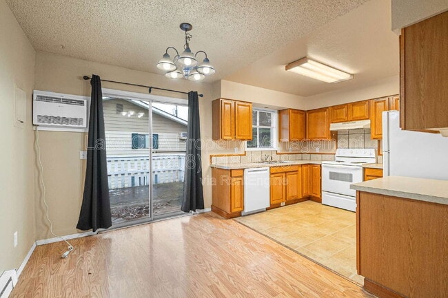 Photo - 906 N 2nd St