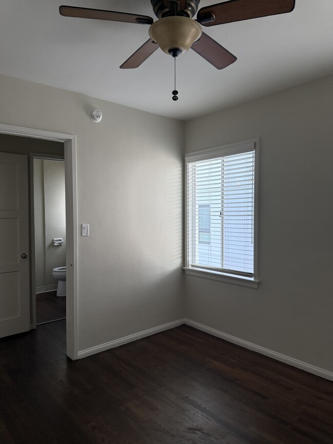 Photo - 14818 Magnolia Blvd Unit 14818