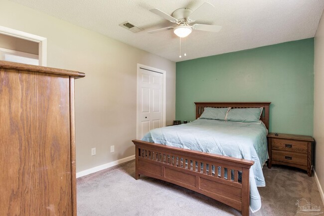 Photo - 520 Selina St