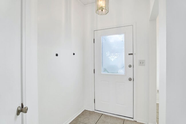 Photo - Spacious 2 Bed/2.5 Bath Townhome with 1 Ca...