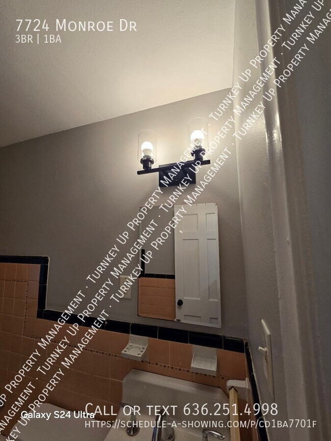 Photo - 7724 Monroe Dr