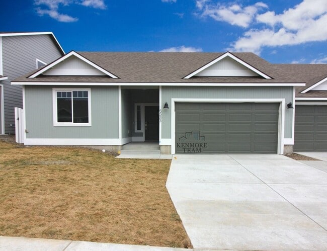 Building Photo - 3 Bedroom, 2 Bath Townhome in West Pasco
