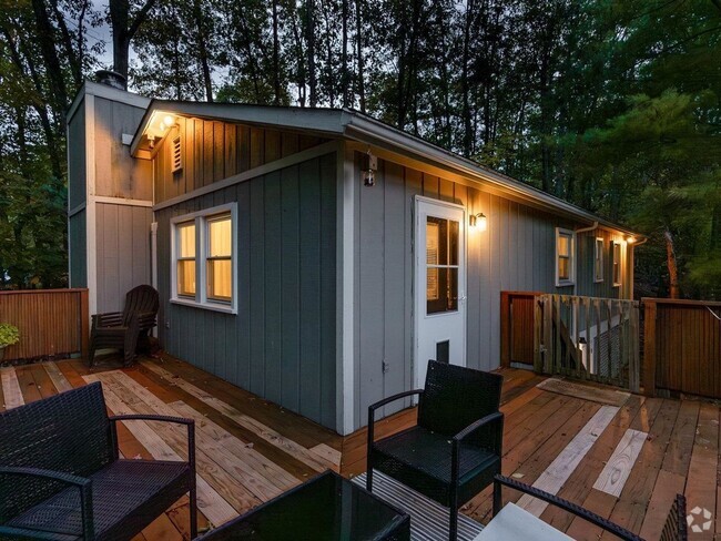 Building Photo - Charming 2-Bedroom Chalet for Long-Term Re... Rental