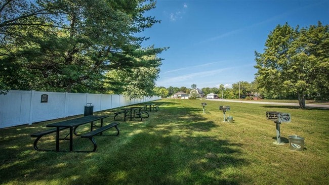 grilling area - Glen Meadow Apartments