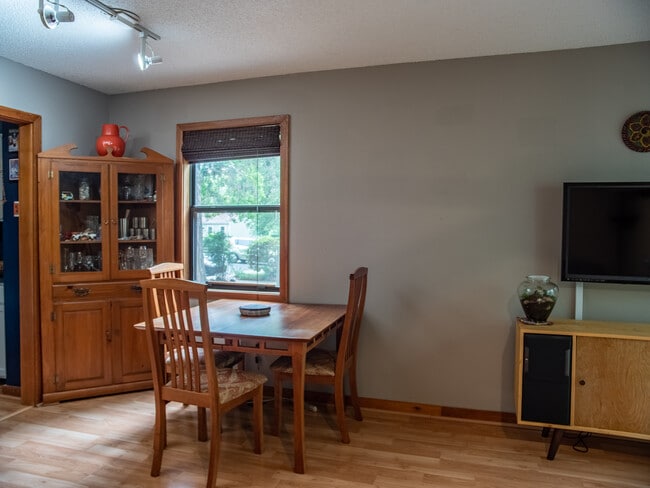 Photo - 210 Cedarwood Ln