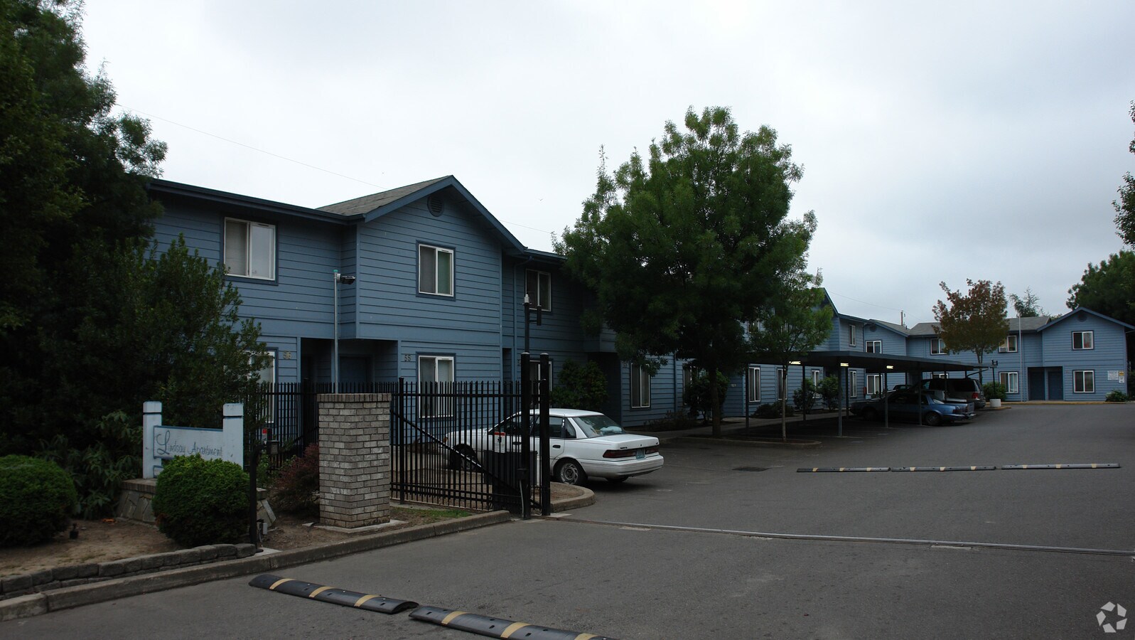 Lindsay Apartments - Lindsay Apartments