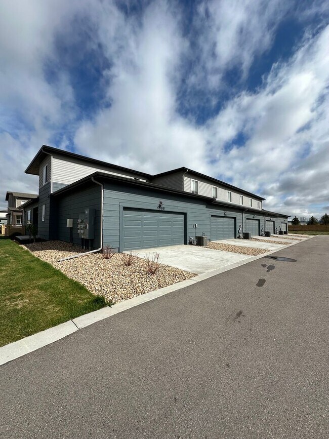 Photo - 4888 Denys Dr.