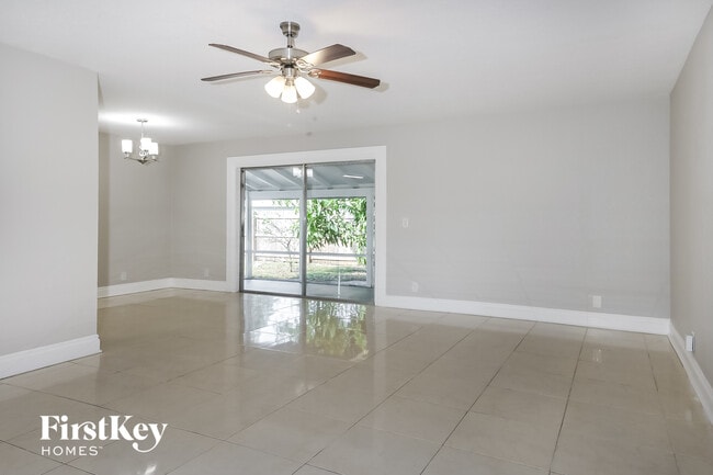 Photo - 401 Superior Pl