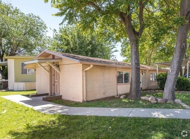 Building Photo - 55 + Age Restriction 1 Bedroom In Cottonwo... Rental