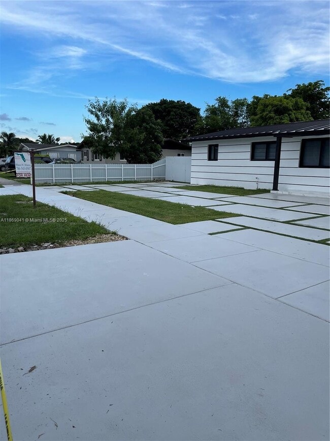Building Photo - 14940 SW 297th St Rental