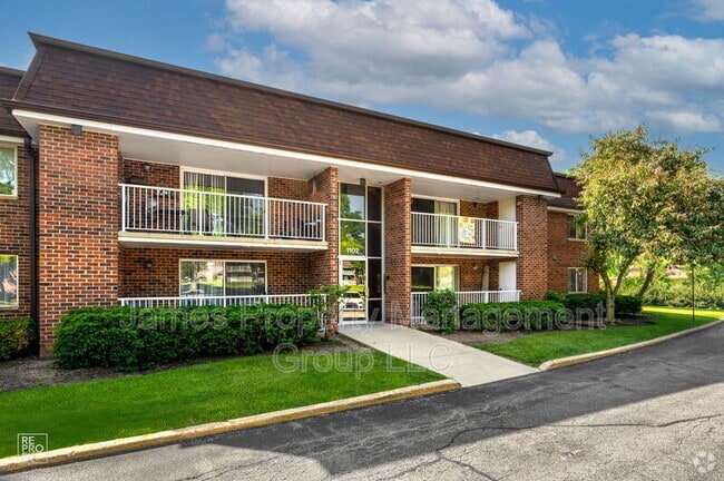 Building Photo - 1102 Westover Ln Unit 2D - 1 Rental