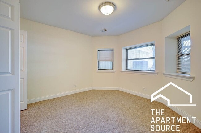 Photo - 2836 N Albany Ave Unidad G