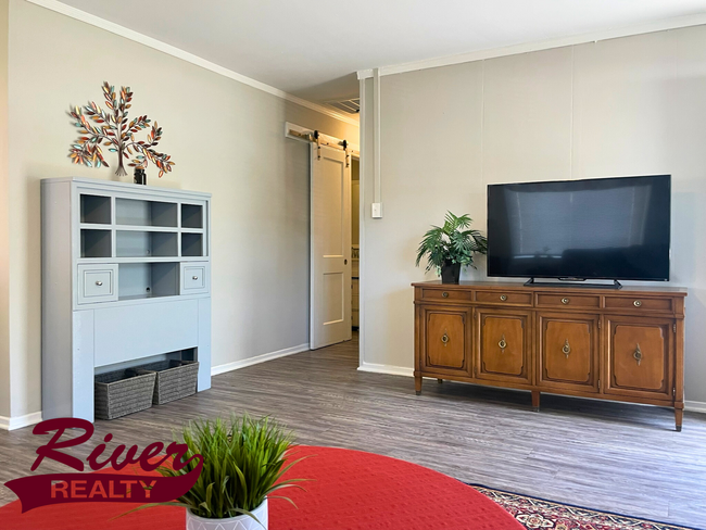 Photo - Fully Furnished 3-Bedroom Month-To-Month R... House