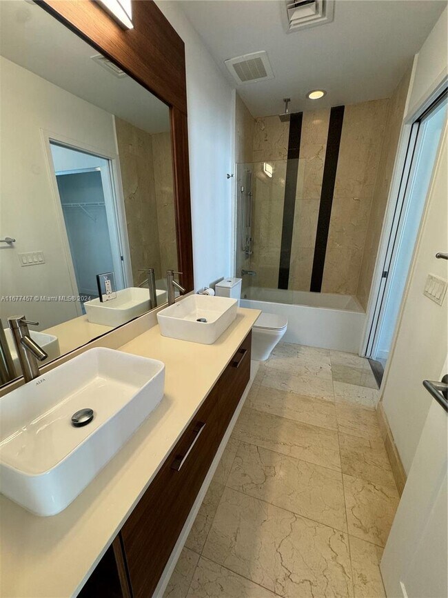 Photo - 601 NE 27th St