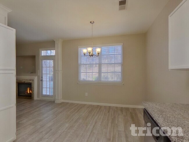 Photo - 4621 Sahalee Ln