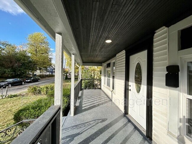 Photo - 921 Tecumseh St