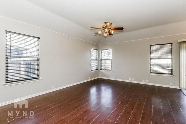 Photo - 14812 Lantern Dr